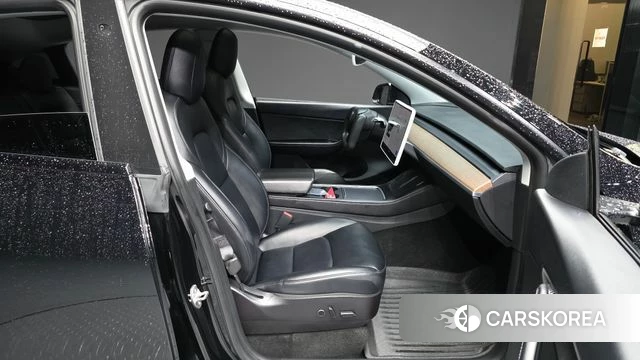 Tesla Model Y 2021 Черный из Кореи, фото 2