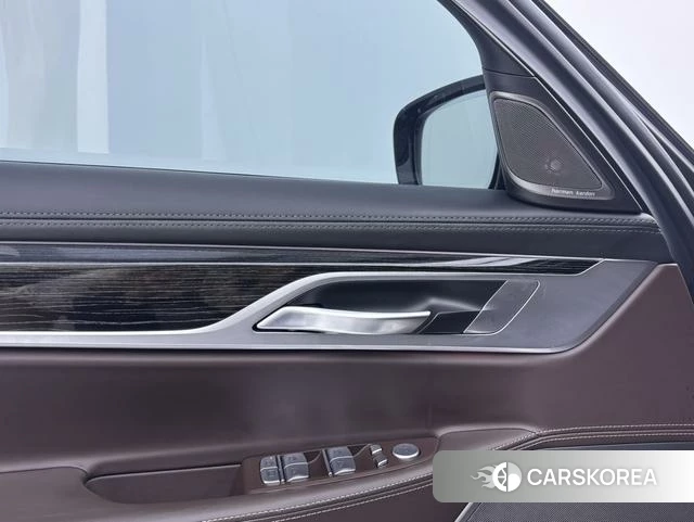 BMW 7 series 2021 Черный из Китая, фото 2