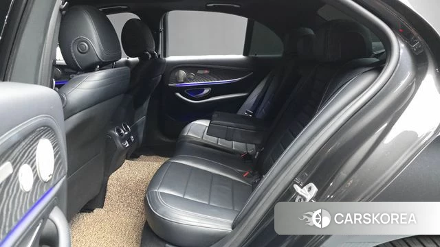 Mercedes-Benz E-Class W213 2021 Серый из Кореи, фото 2