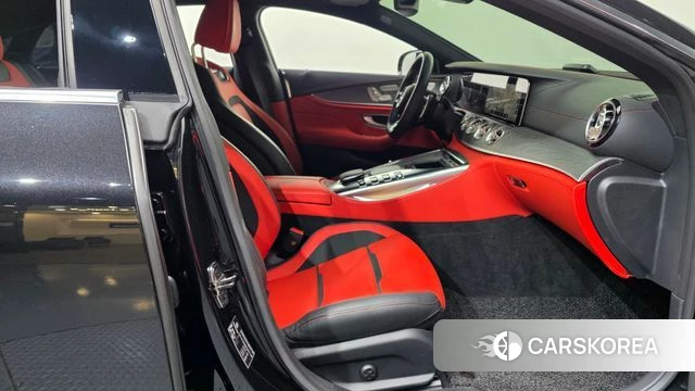 Mercedes-Benz AMG GT 2023 Черный из Кореи, фото 2