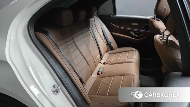 Mercedes-Benz E-Class W213 2022 Белый из Кореи, фото 2