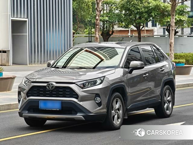 Toyota RAV4 2021 Темно-серый из Китая, фото 2