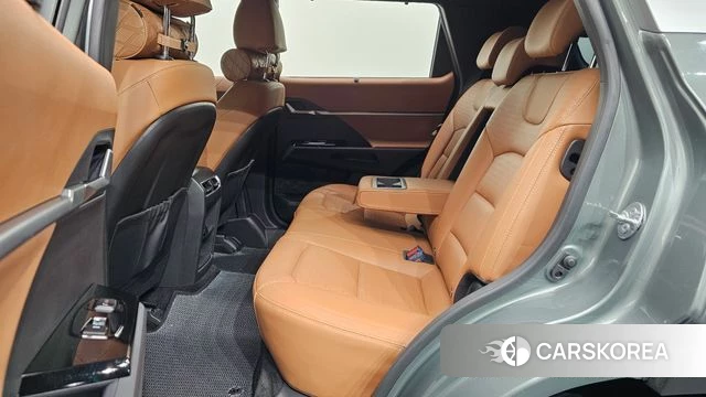 Ssangyong Torres 2023 Темно-зеленый из Кореи, фото 2