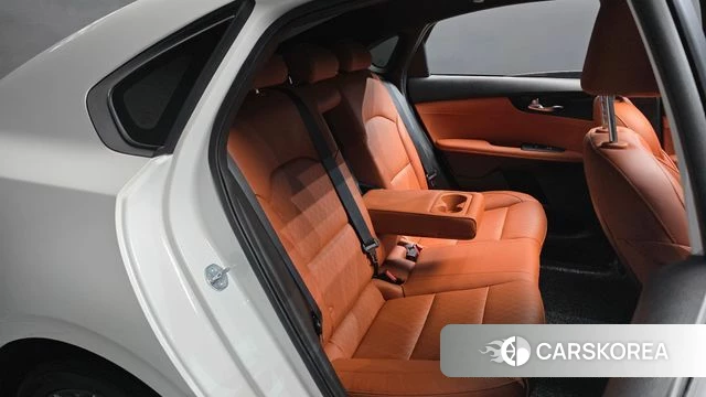 Kia The New K3 2nd generation 2023 Белый из Кореи, фото 2
