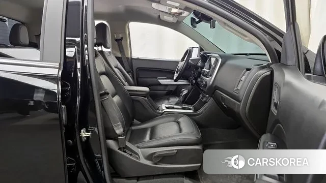 Chevrolet (GM Daewoo) Real New Colorado 2022 Черный из Кореи, фото 2