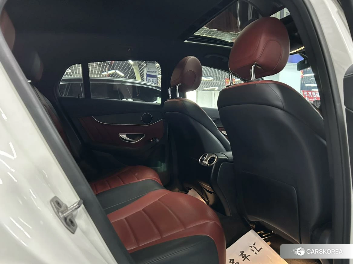Mercedes-Benz GLC 2021 Белый из Китая, фото 2
