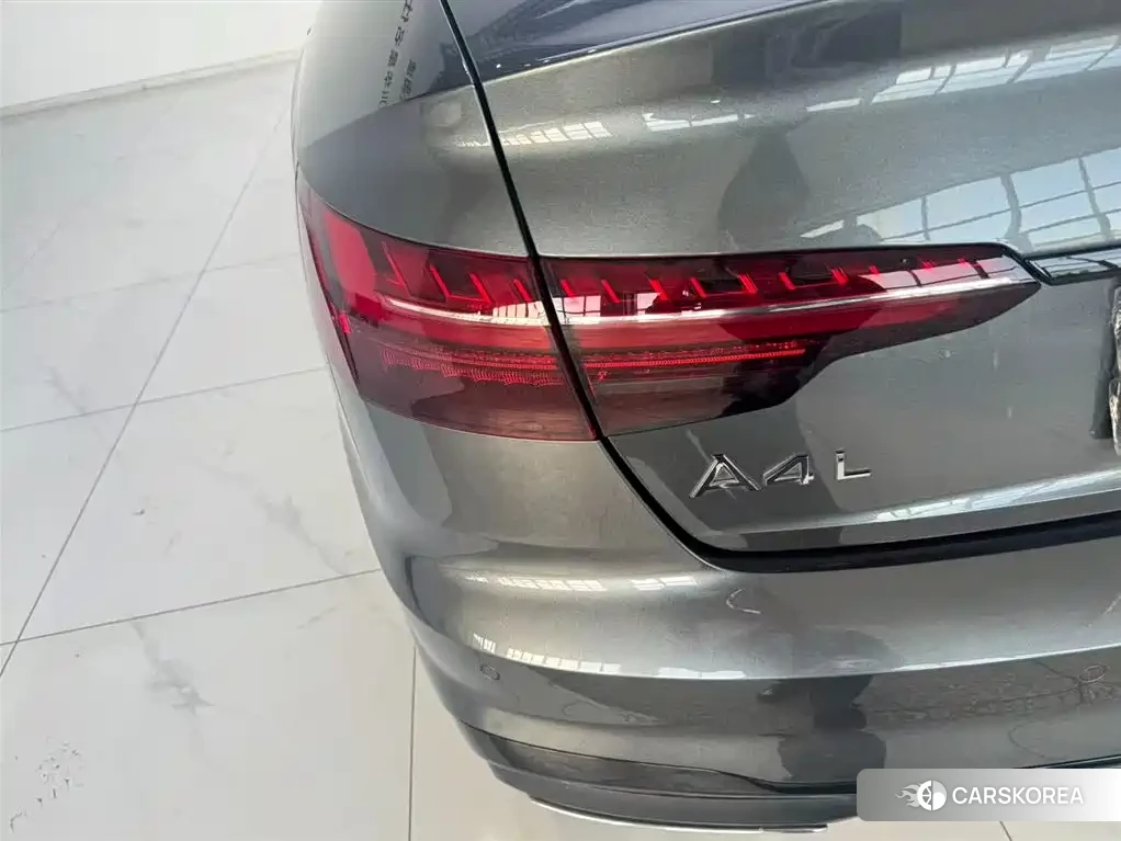 Audi A4L 2025 Silver/gray из Китая, фото 2