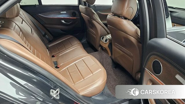 Mercedes-Benz E-Class W213 2021 Серый из Кореи, фото 2