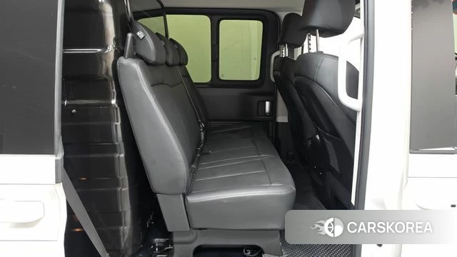 Hyundai Staria 2025 Белый из Кореи, фото 2