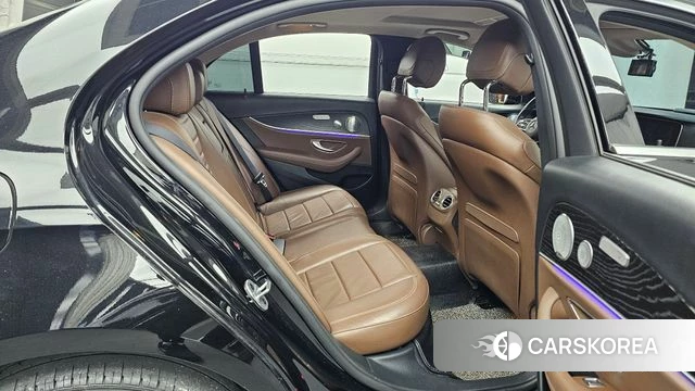 Mercedes-Benz E-Class W213 2018 Черный из Кореи, фото 2