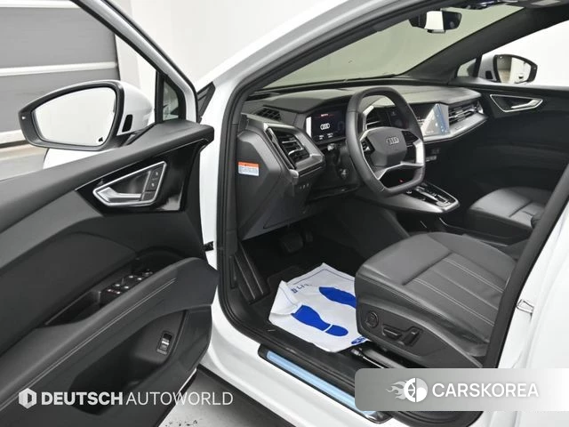 Audi Q4 e-Tron (F4) 2026 Белый из Кореи, фото 2