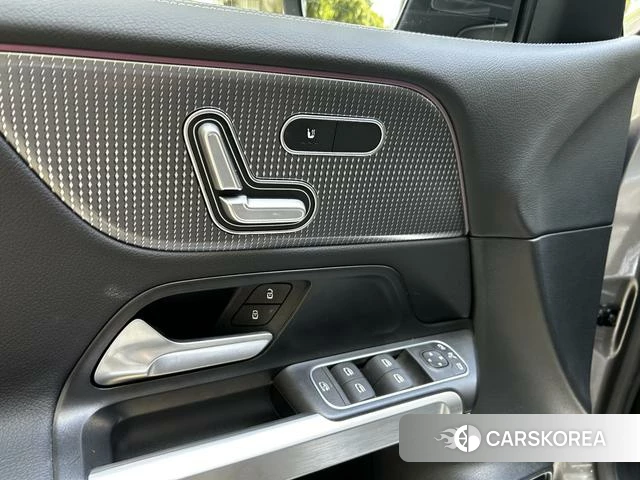 Mercedes-Benz GLB 2023 Темно-серый из Китая, фото 2