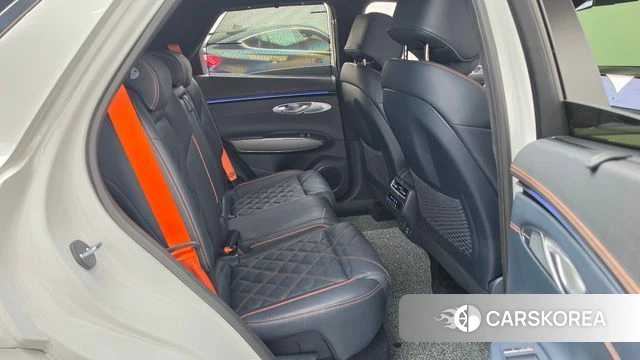 Genesis GV70 2024 Белый из Кореи, фото 2