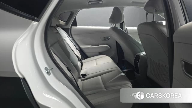 Hyundai Kona Hybrid (SX2) 2023 Белый из Кореи, фото 2