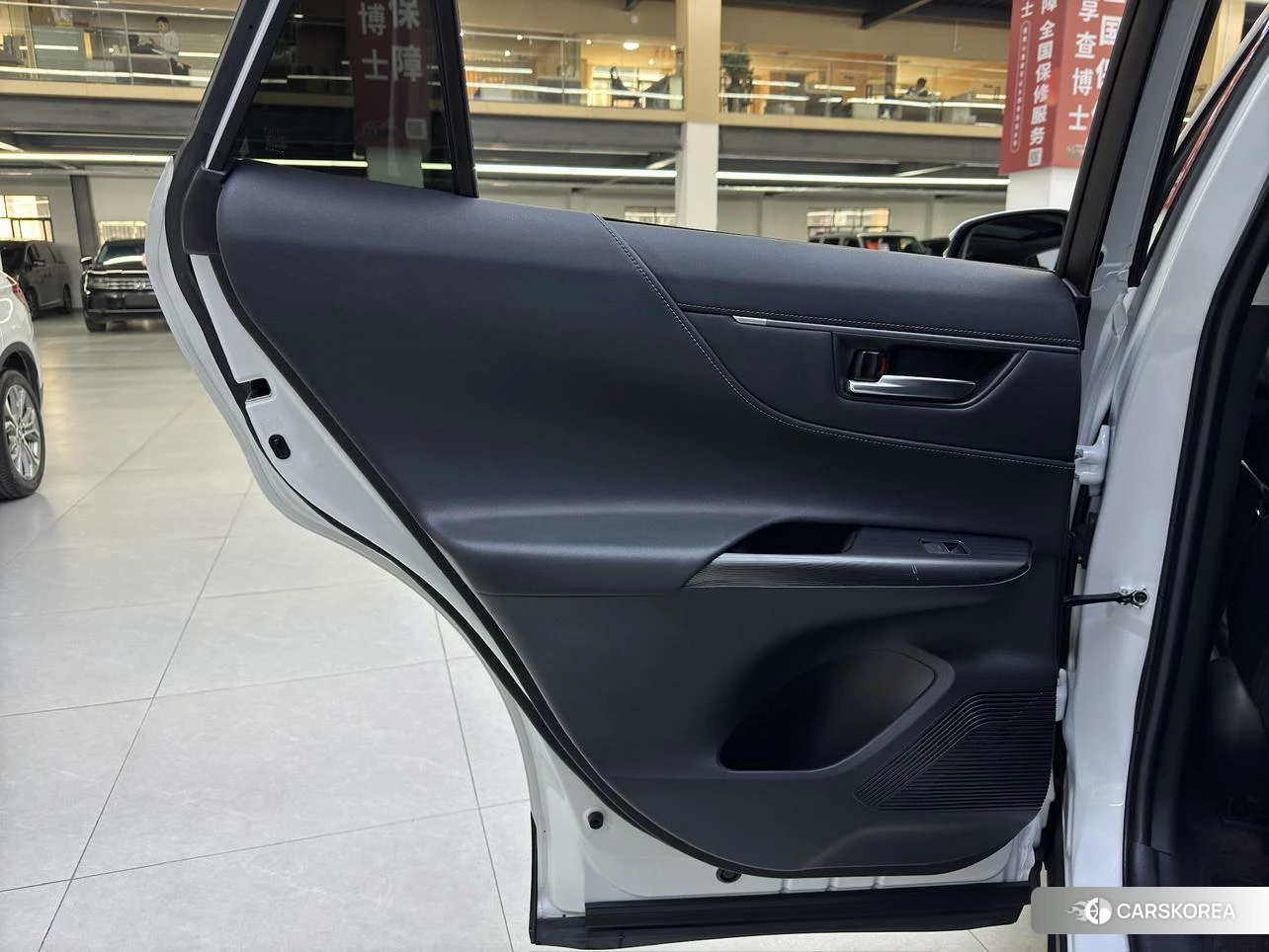 Toyota Harrier 2021 Белый из Китая, фото 2