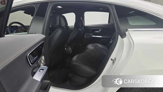 Mercedes-Benz EQE V295 2022 Белый из Кореи, фото 2