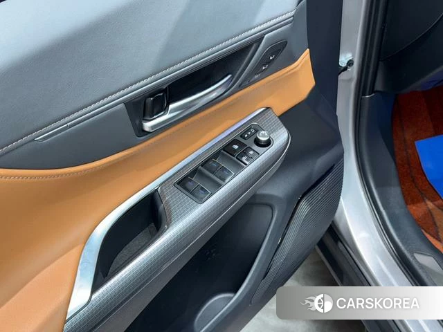 Toyota Venza 2022 Серебристо-серый из Китая, фото 2
