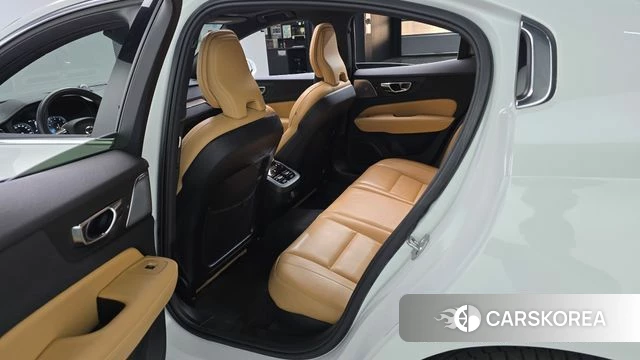 Volvo S60 3rd generation 2021 Белый из Кореи, фото 2