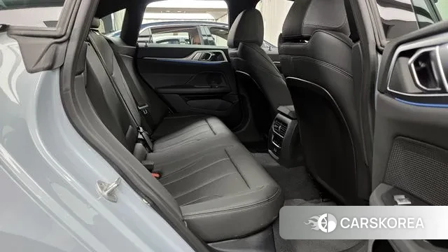 BMW i4 2025 Серебристо-серый из Кореи, фото 2