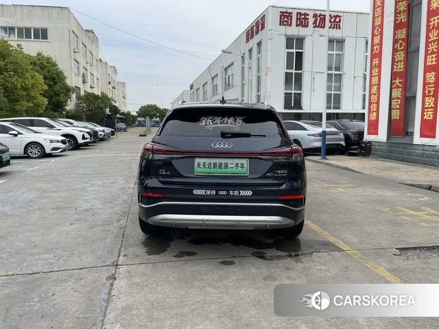 Audi Q4 2023 Синий из Китая, фото 2