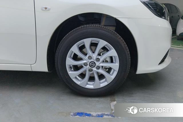 Nissan Sylphy 2025 Белый из Китая, фото 2