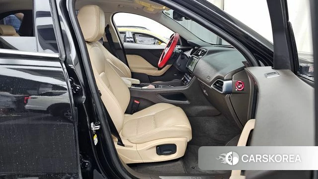 Jaguar F-PACE 2018 Черный из Кореи, фото 2