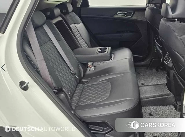 Kia Sportage 5th Generation Hybrid 2023 Белый из Кореи, фото 2