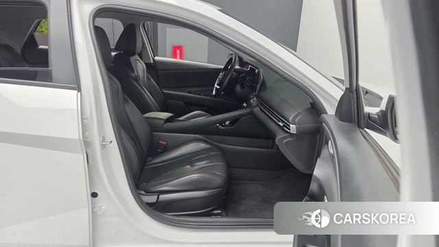 Hyundai The New Avante (CN7) 2023 Белый из Кореи, фото 3