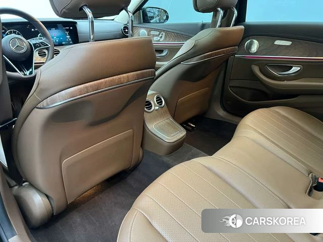 Mercedes-Benz E-Class 2022 Черный из Китая, фото 2