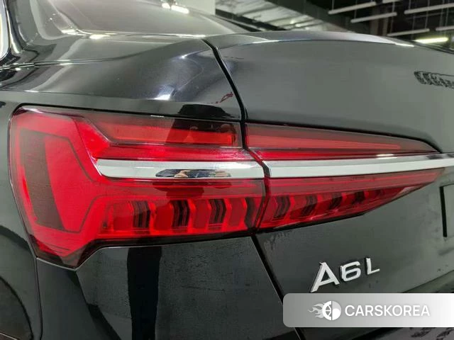 Audi A6L 2022 Черный из Китая, фото 2
