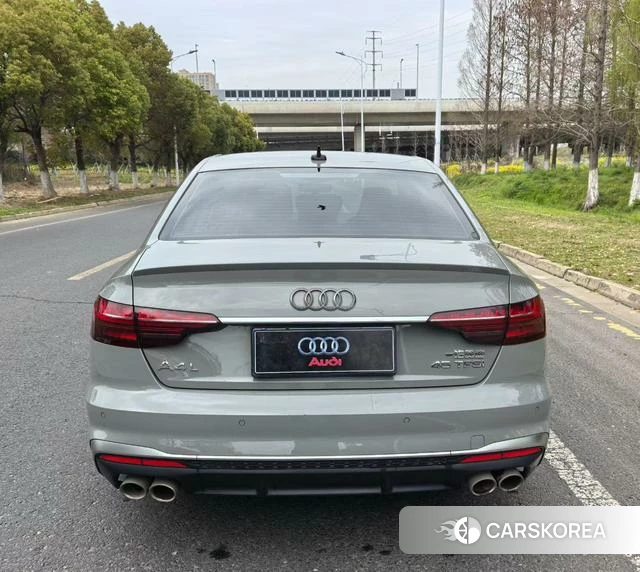 Audi S4 2021 Темно-серый из Китая, фото 2