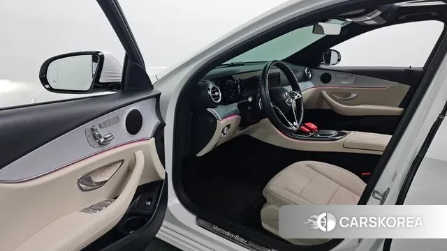 Mercedes-Benz E-Class W213 2020 Белый из Кореи, фото 2