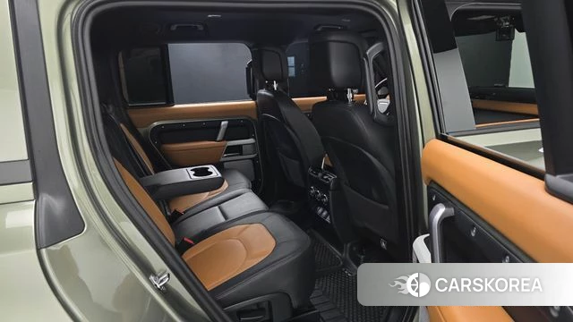 Land Rover Defender (L663) 2024 Темно-зеленый из Кореи, фото 2