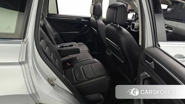 Volkswagen Tiguan second Generation 2020 Серебристо-серый из Кореи, фото 2