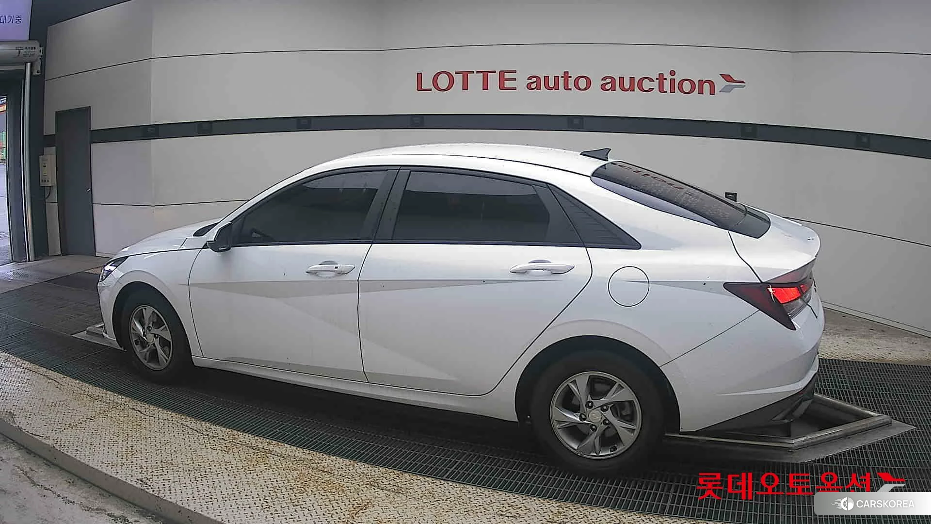 Hyundai Avante 2021 Polar White из Кореи, фото 2