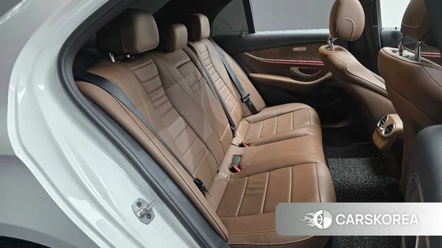 Mercedes-Benz E-Class W213 2022 Белый из Кореи, фото 2