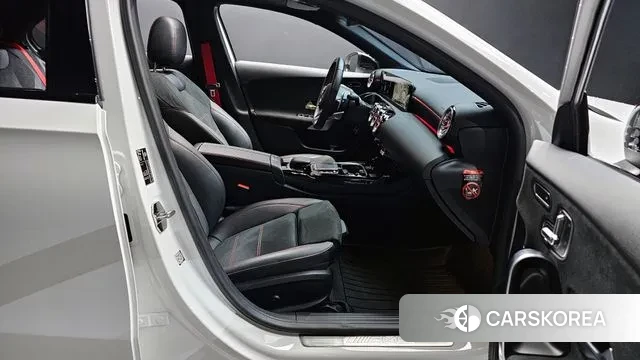Mercedes-Benz A-Class W177 2022 Белый из Кореи, фото 2