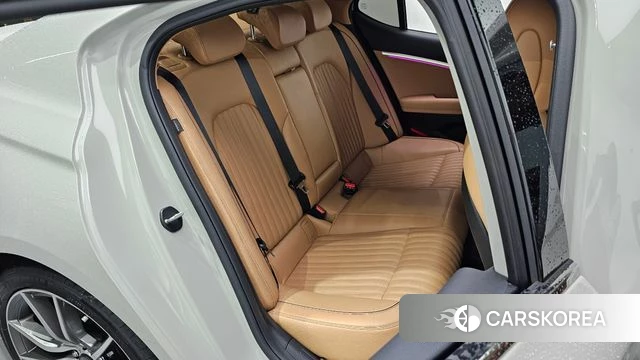 Genesis The New G70 2023 Серебристо-серый из Кореи, фото 2