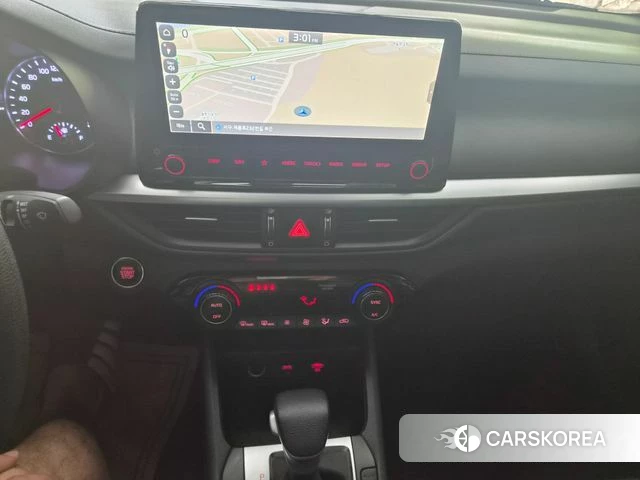 Kia The New K3 2nd generation 2023 Белый из Кореи, фото 2