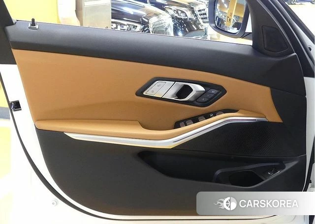 BMW 3 Series (G20) 2025 Белый из Кореи, фото 2
