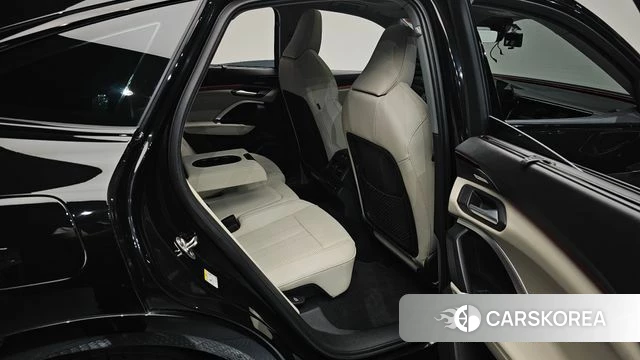 Audi Q5 (80A) 2025 Черный из Кореи, фото 2