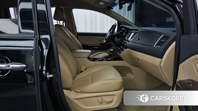 Kia The New Carnival 2019 Черный из Кореи, фото 2