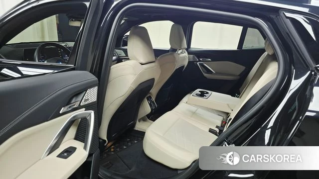 BMW iX2 (U10) 2024 Черный из Кореи, фото 2