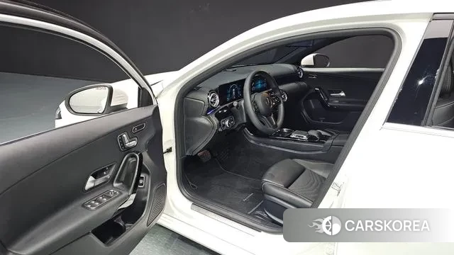 Mercedes-Benz A-Class W177 2020 Белый из Кореи, фото 2