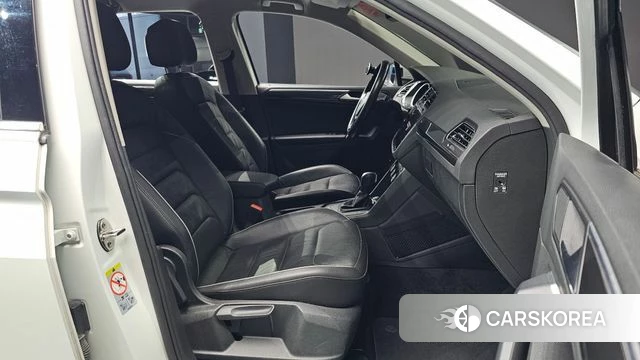Volkswagen Tiguan second Generation 2020 Белый из Кореи, фото 2