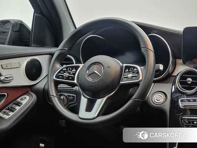 Mercedes-Benz GLC 2022 Белый из Китая, фото 2