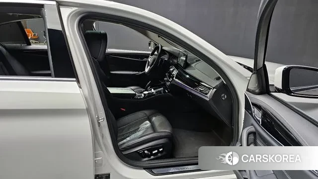 BMW 5 Series (G30) 2021 Белый из Кореи, фото 2