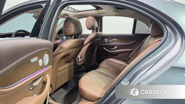 Mercedes-Benz E-Class W213 2019 Серый из Кореи, фото 2