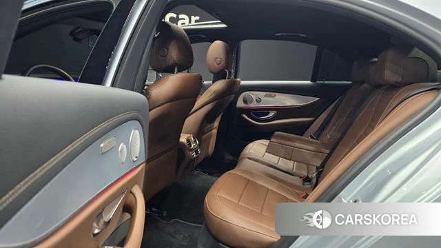 Mercedes-Benz E-Class W213 2021 Серебряный из Кореи, фото 2