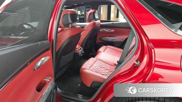 Genesis GV70 2021 Красный из Кореи, фото 2
